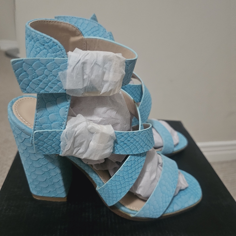 NWT Sergio Bari Sandals Turquoise